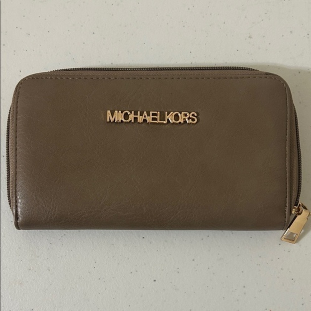 Michael Kors Tan Wallet with Gold Logo